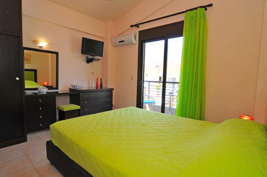 Golden Sunrise Apartments Chrisi Ammoudia Rum bild